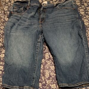 Lane Bryant Medium Blue Denim Capris - Casual Stretch Fit